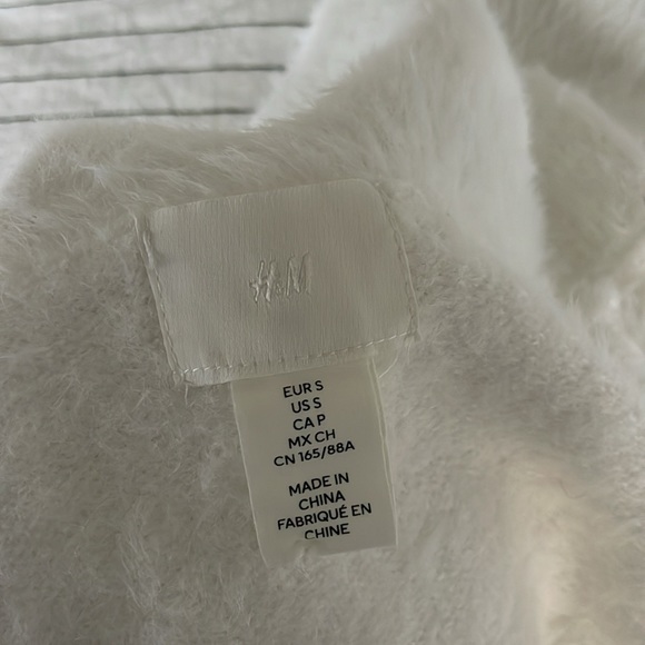 H&M Fluffy Off the Shoulder Dress - Picture 3 of 5